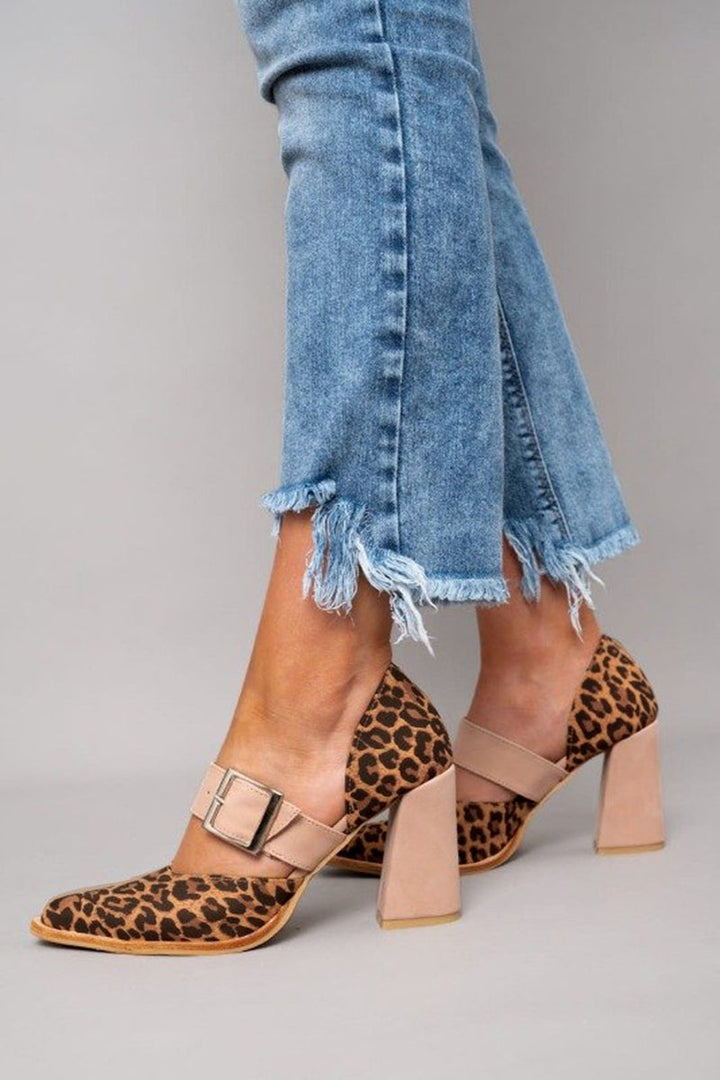 Andrea | Elegant Stora Rem Leopardklackar