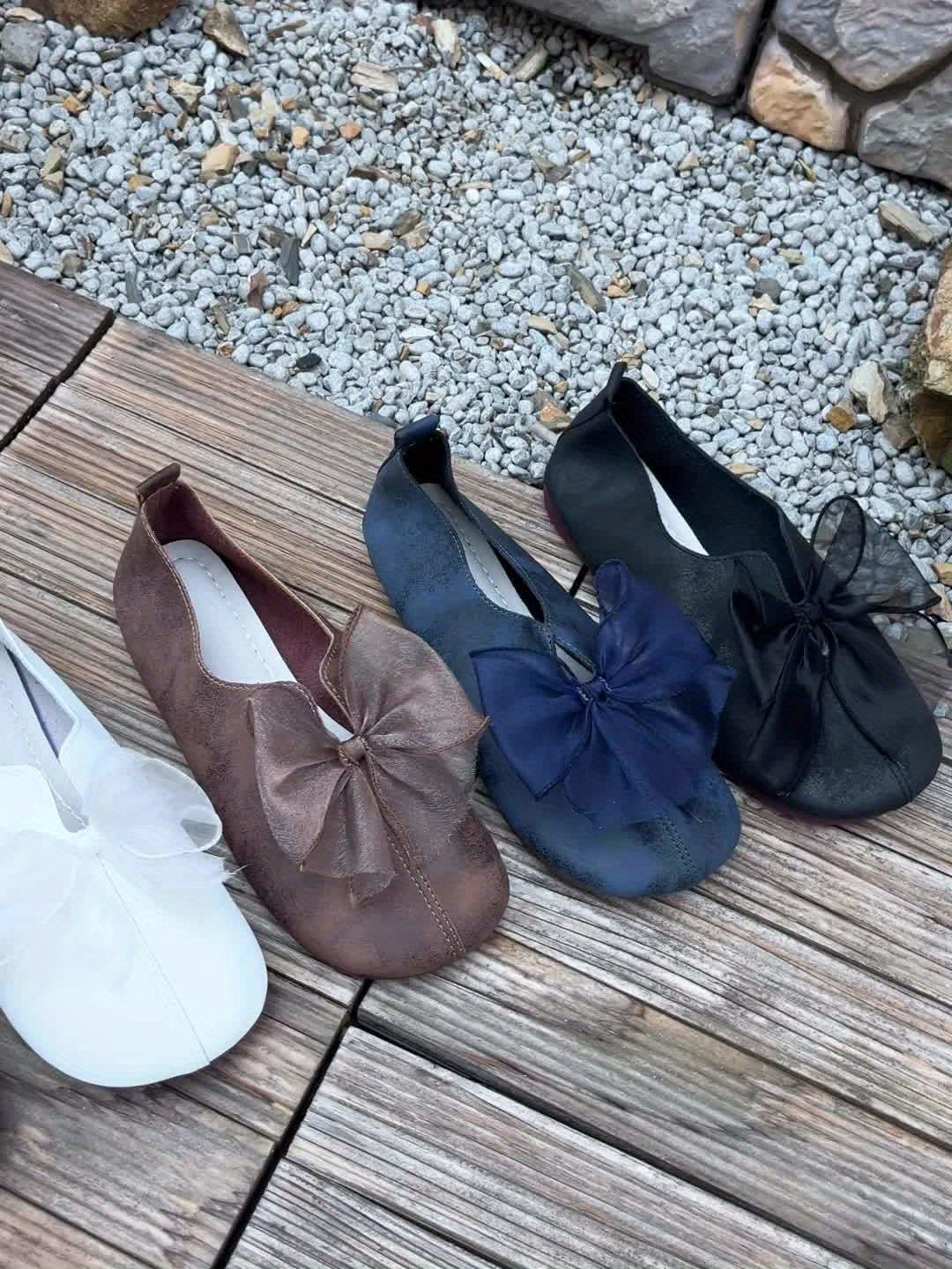 Cecilia | Båge-Accent Slip-On Flats