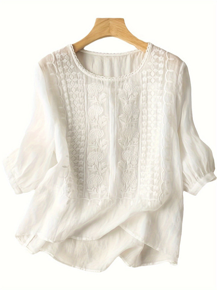 Susannah | Broderad Blus med Rundad Halsringning