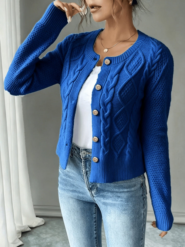 Eleanora | Kabelstickad Knäpp-Front Cardigan