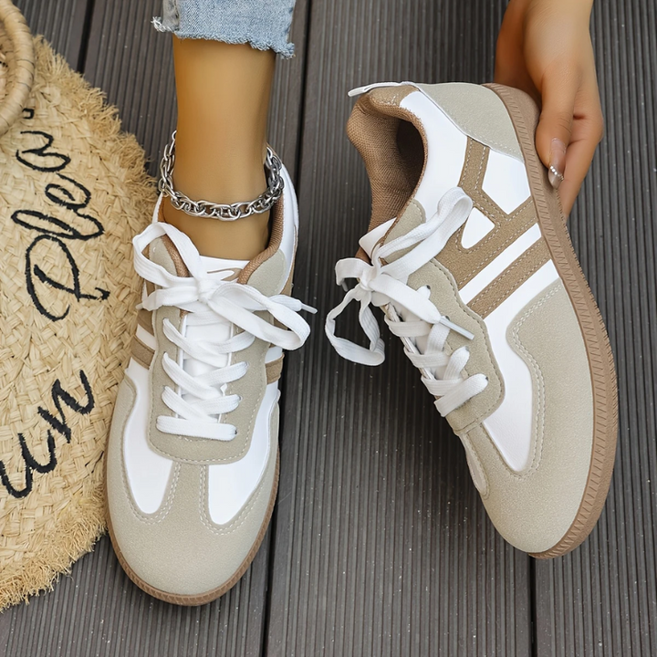 Crystal | Stödjande sneakers med bred tå