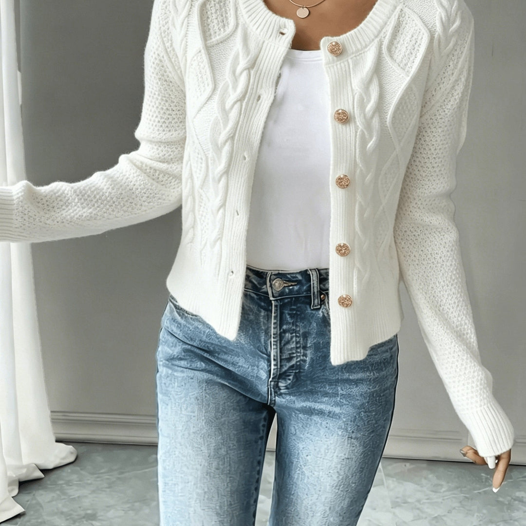 Eleanora | Kabelstickad Knäpp-Front Cardigan