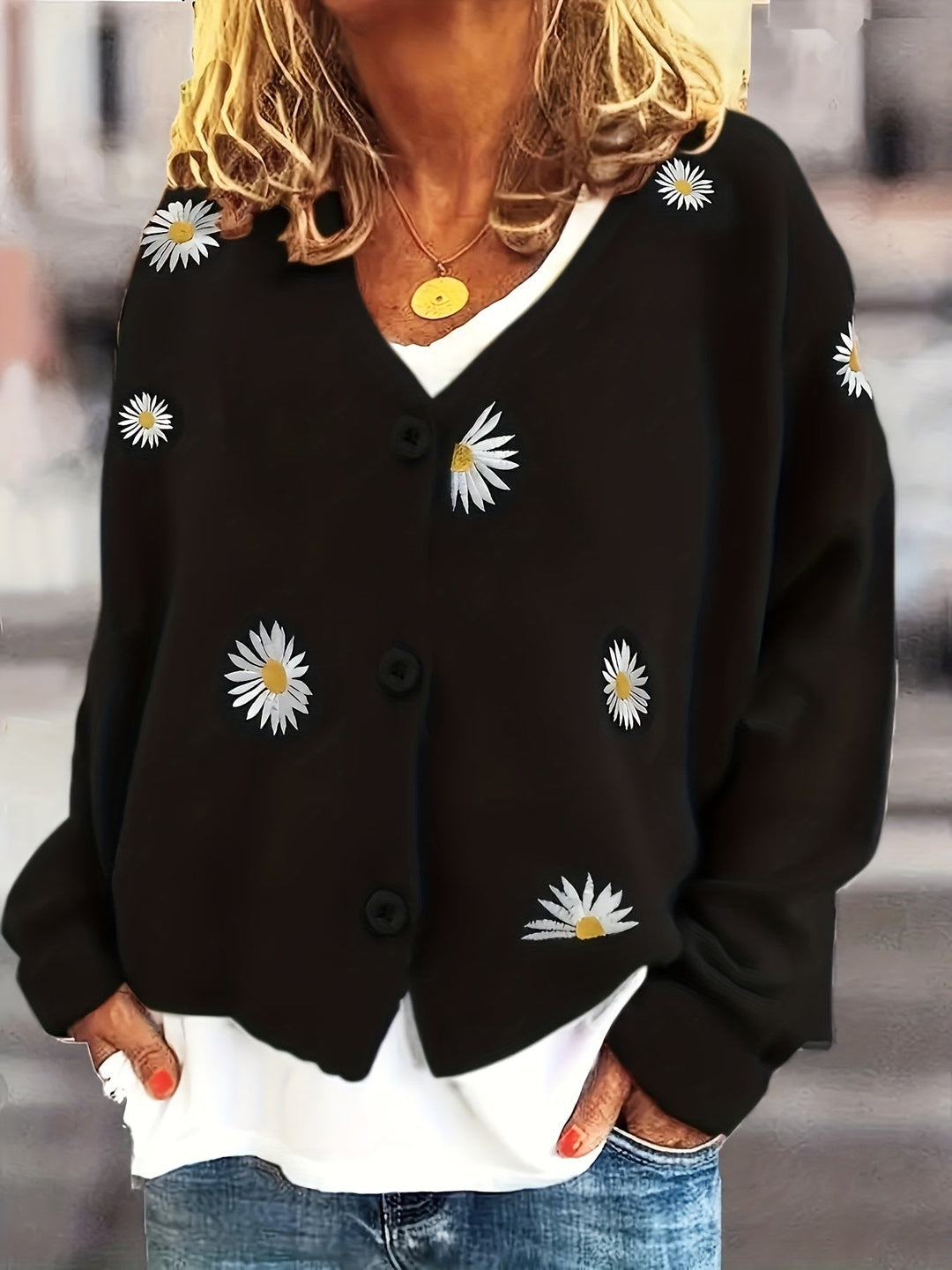 Maribel | Blommig Broderad Knapp-Front Cardigan