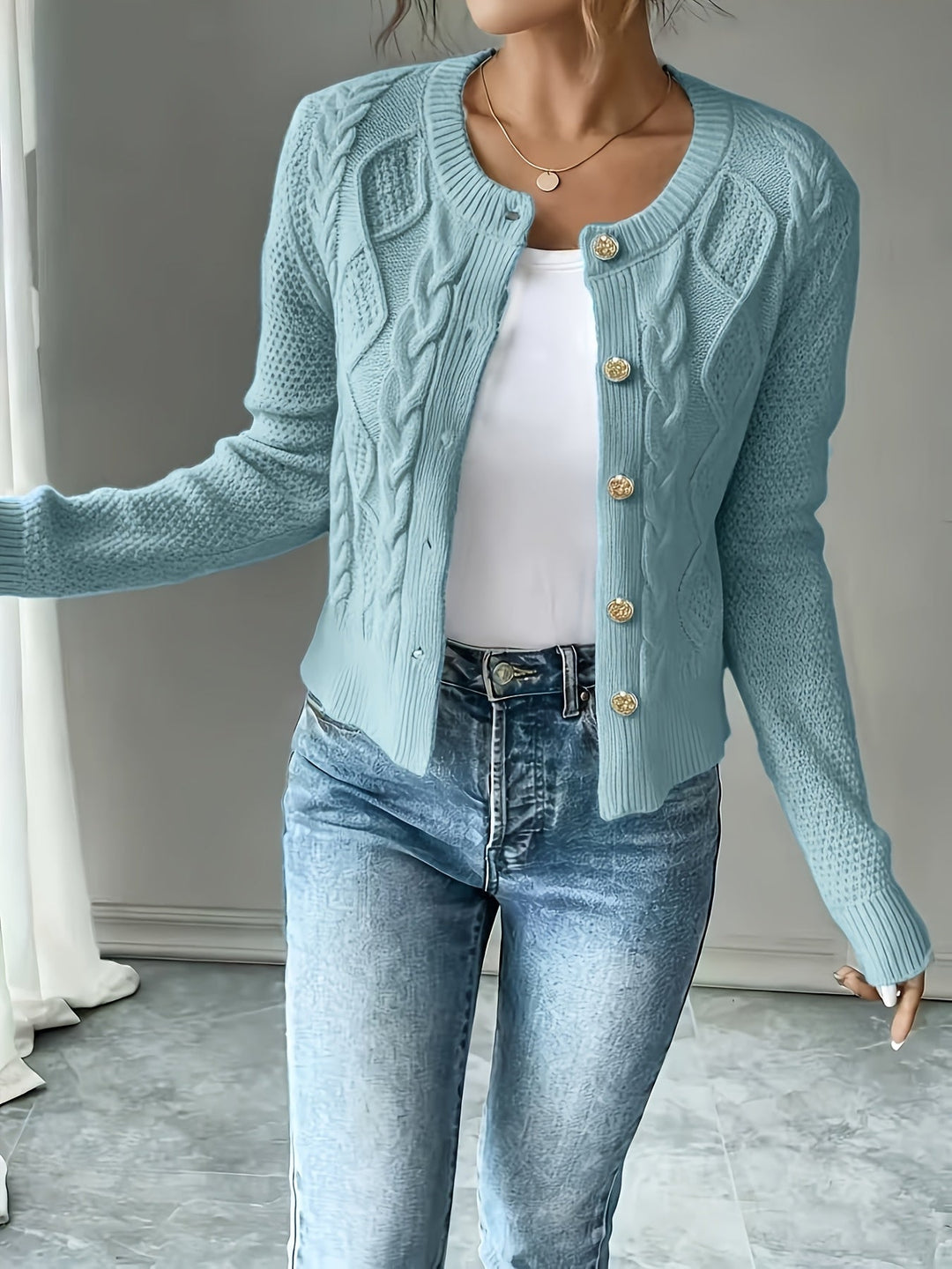 Eleanora | Kabelstickad Knäpp-Front Cardigan