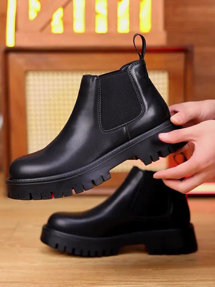 Foster | Robust Chelsea Boots