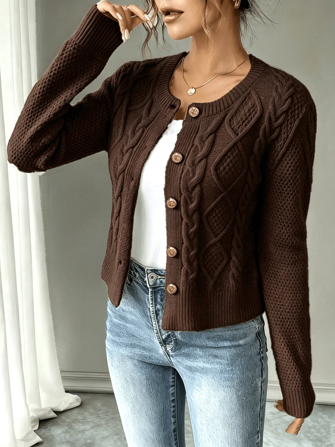 Eleanora | Kabelstickad Knäpp-Front Cardigan