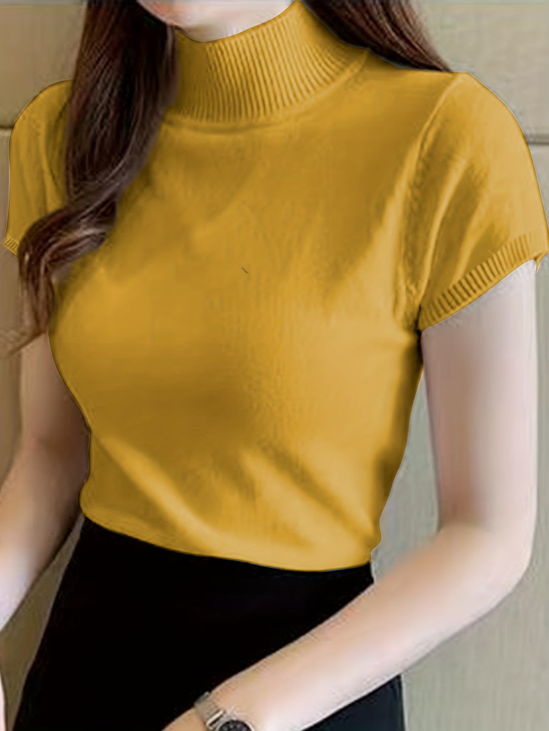 Della | Finstilt Mock-Neck Top
