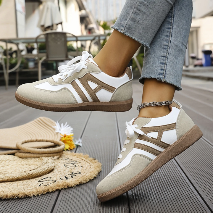 Crystal | Stödjande sneakers med bred tå