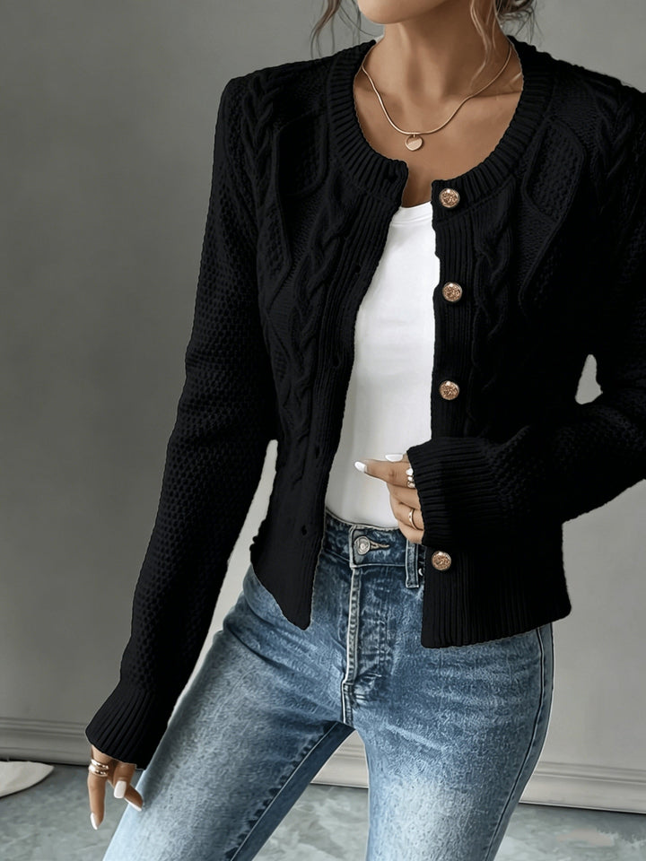 Eleanora | Kabelstickad Knäpp-Front Cardigan