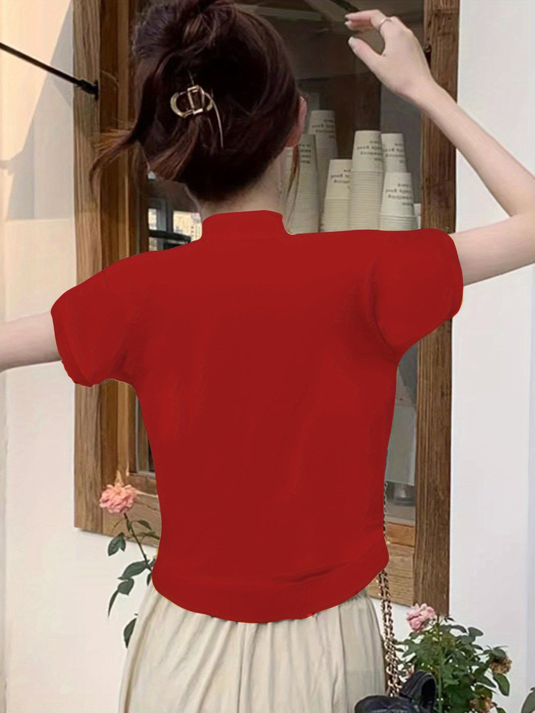 Della | Finstilt Mock-Neck Top