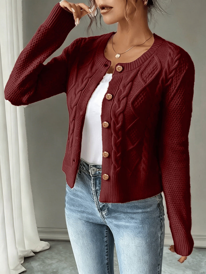 Eleanora | Kabelstickad Knäpp-Front Cardigan