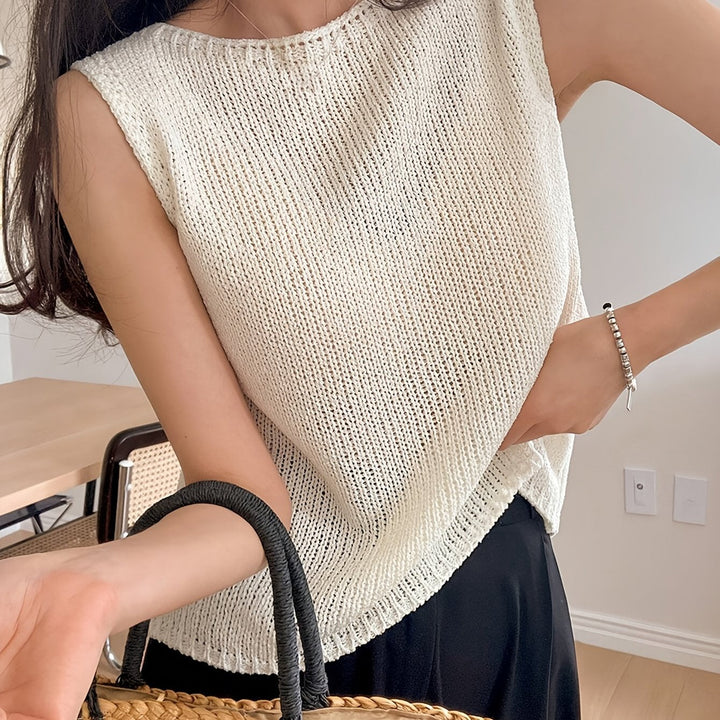 Nina | Avslappnad ärmlös topp