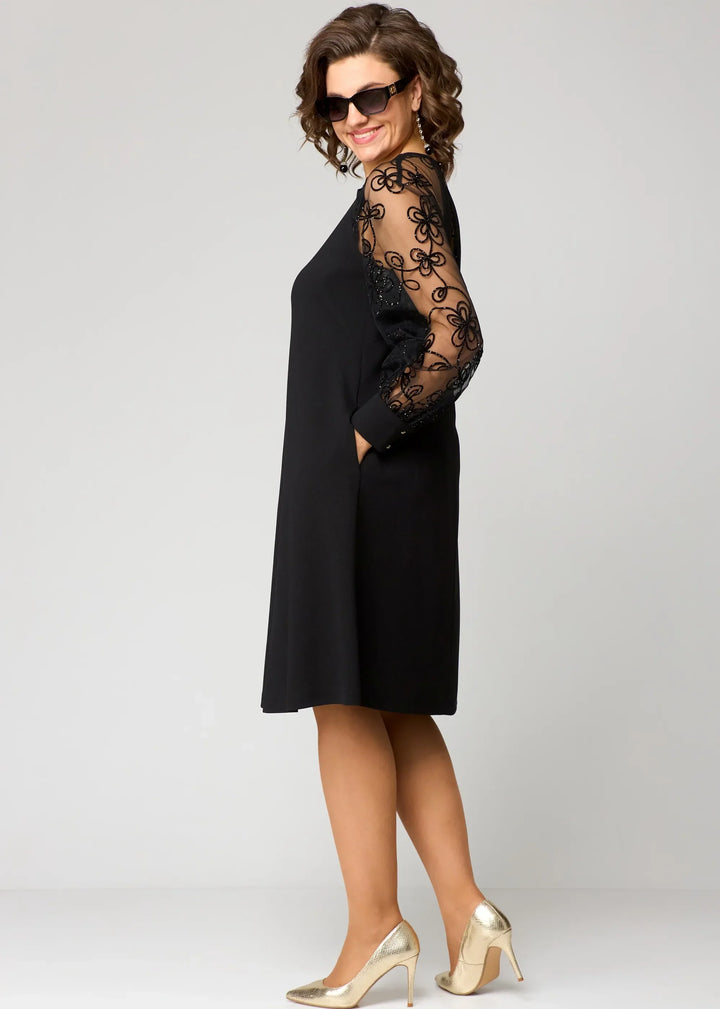 Edith | Elegant Blommig Ärmlös Spetsklänning