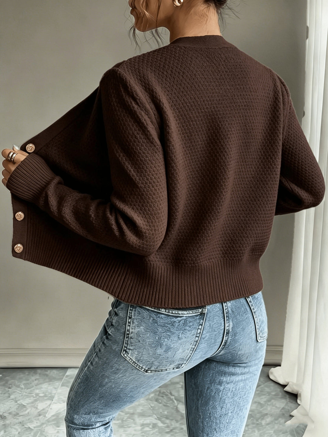 Eleanora | Kabelstickad Knäpp-Front Cardigan