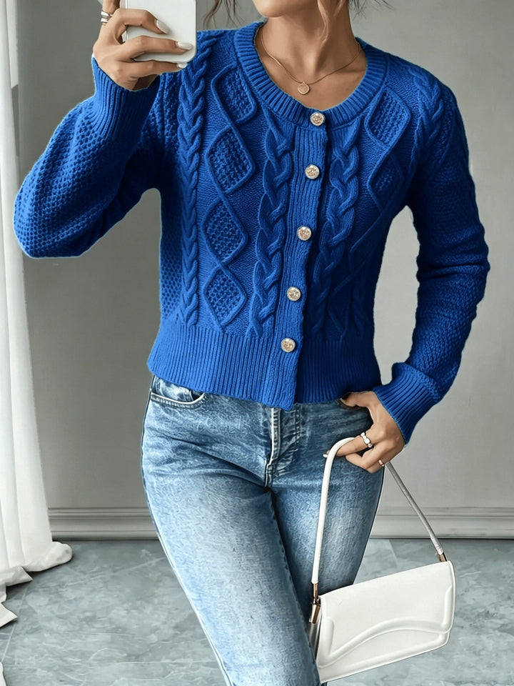 Eleanora | Kabelstickad Knäpp-Front Cardigan