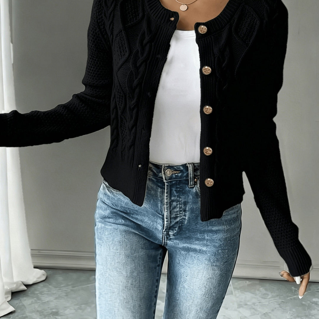 Eleanora | Kabelstickad Knäpp-Front Cardigan