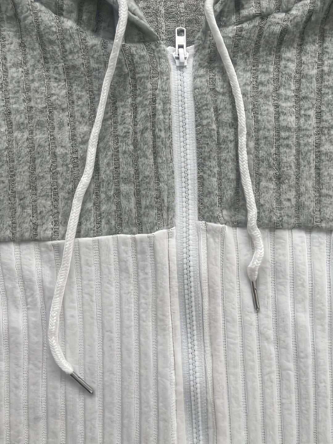 Cecilia | Texturerad Färgblockad Huva Jacka