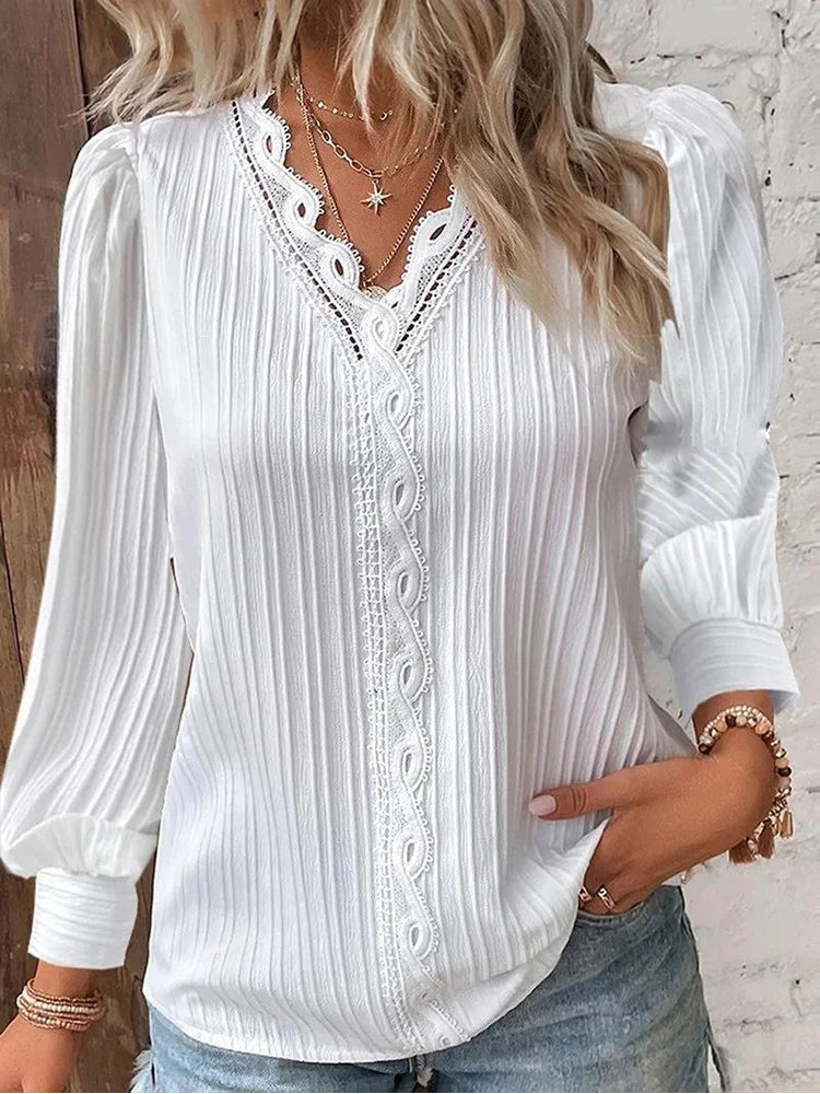 Naomi | Elegant Blus med Spetsdetaljer