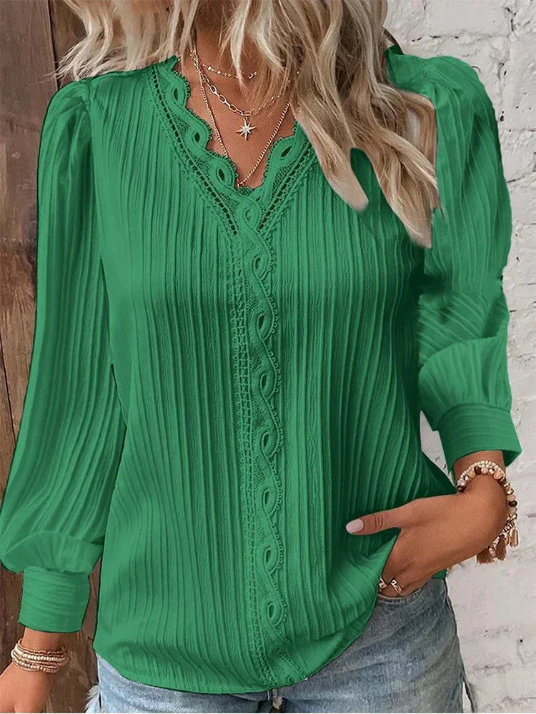 Naomi | Elegant Blus med Spetsdetaljer