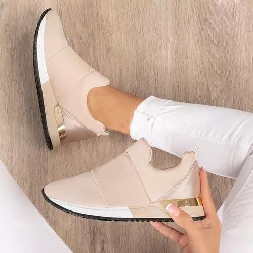 Dam Slip-On Sneakers med Gulddetalj och Vit Sula