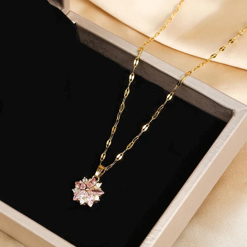 Sandra | Elegant Sakura Ros Halsband