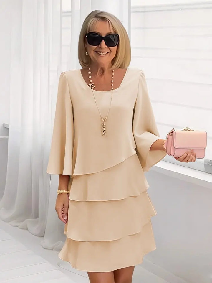 Catherine | Elegant Klänning med Mellanlånga Ärmar och Volanger