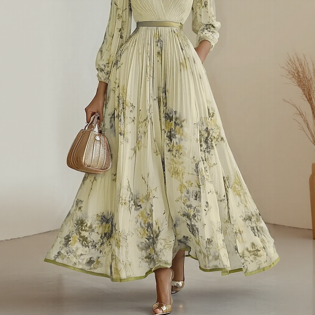 Alexia | Elegant Plisserad Maxi V-ringad Klänning