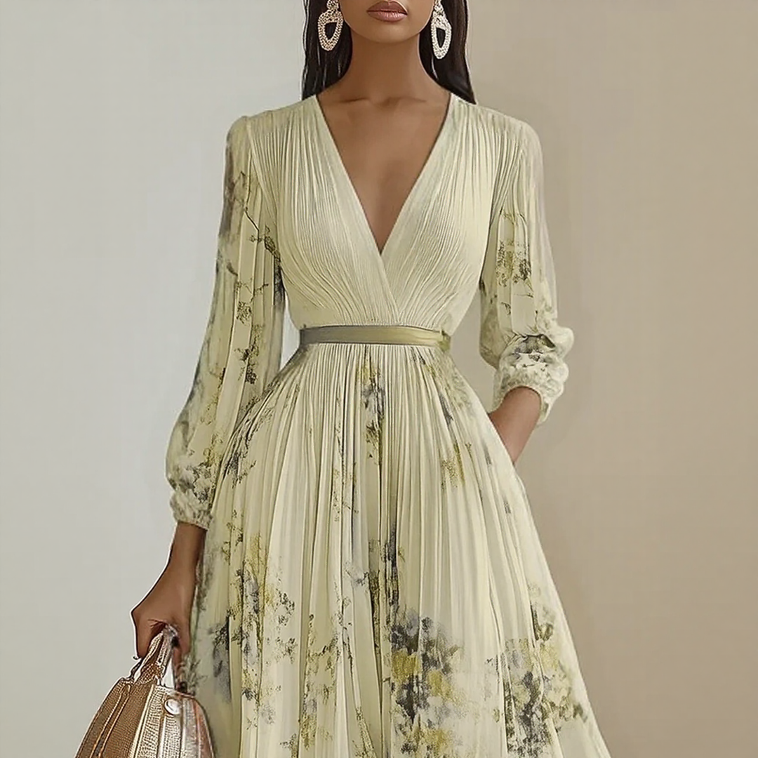 Alexia | Elegant Plisserad Maxi V-ringad Klänning