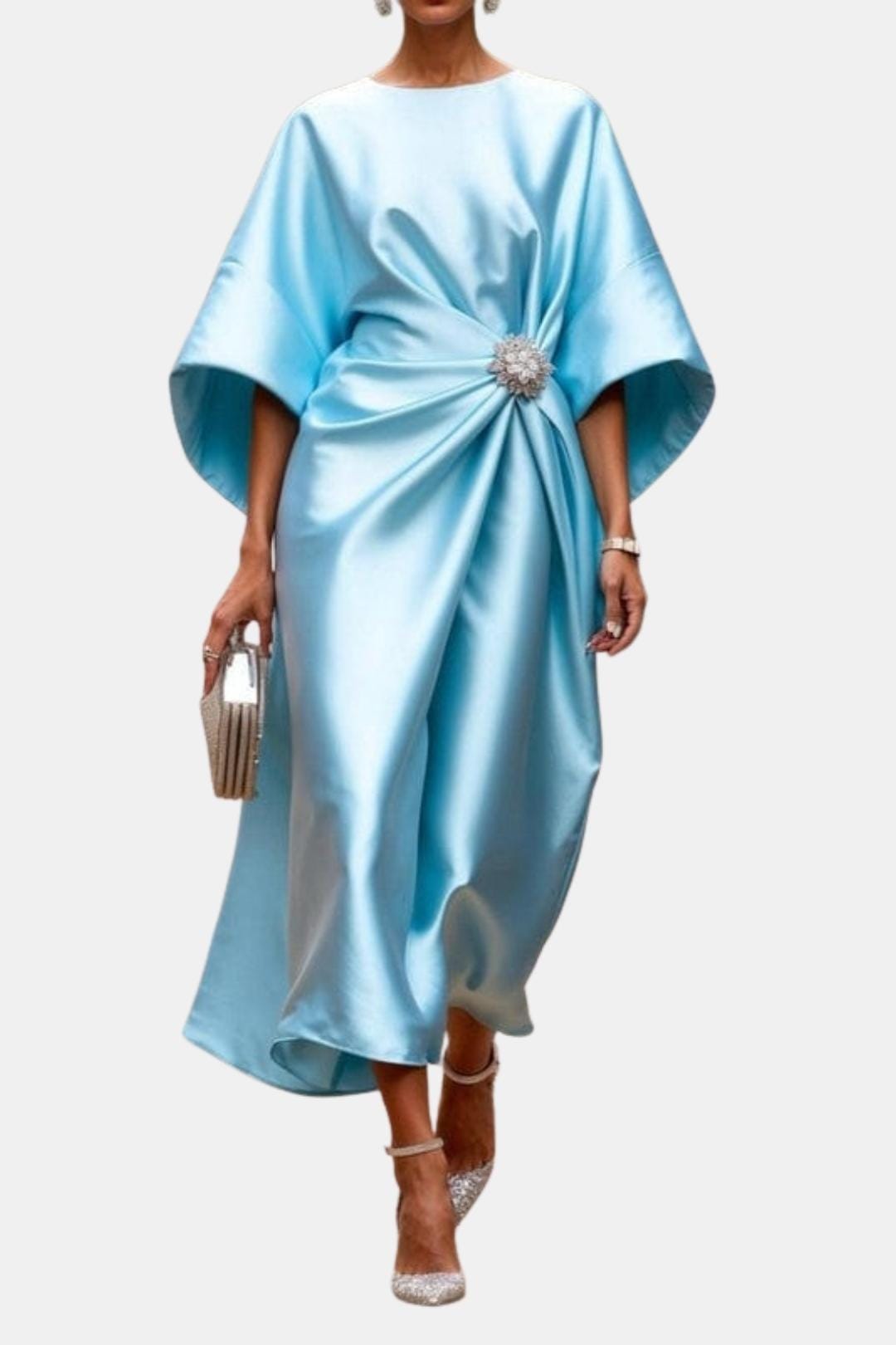 Naomi - Elegant Klänning med Vida Ärmar i Satin