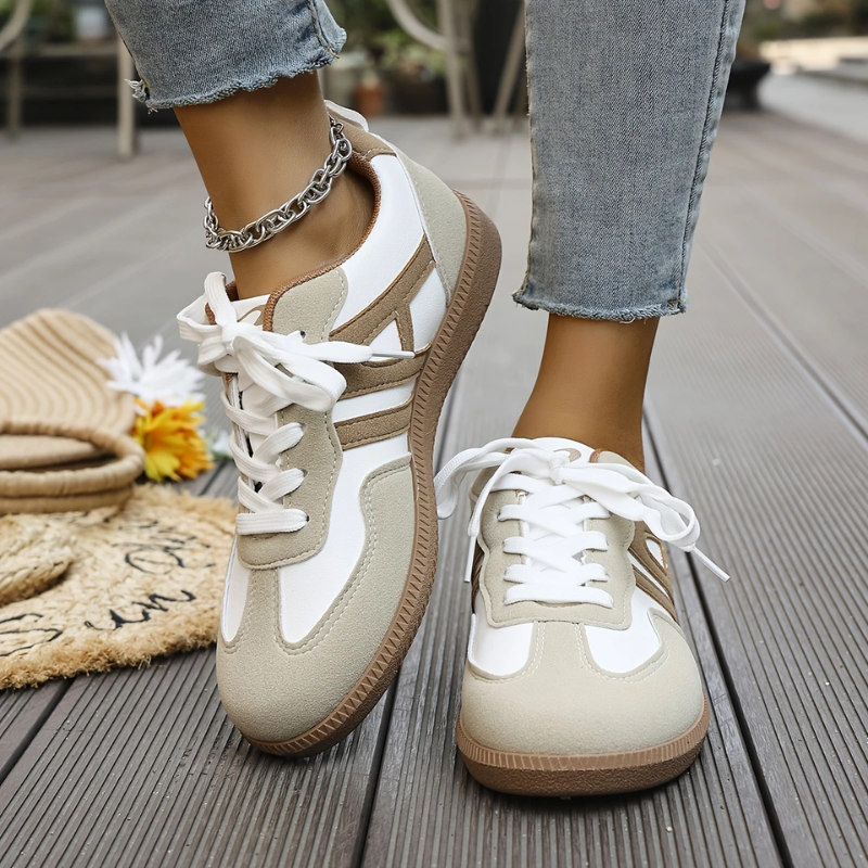 Crystal | Stödjande sneakers med bred tå