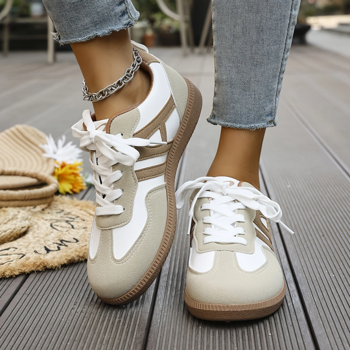 Crystal | Stödjande sneakers med bred tå