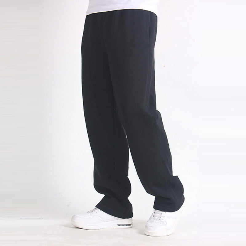 Russell | Avslappnade rakbenade joggers