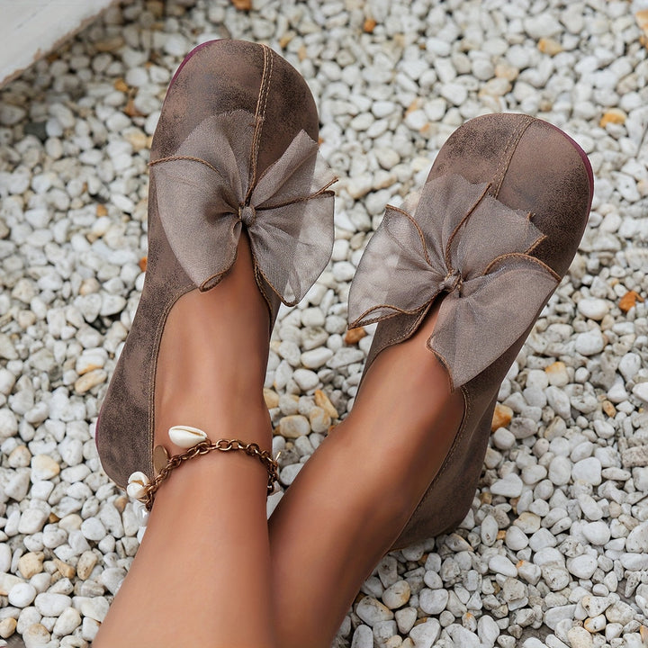 Cecilia | Båge-Accent Slip-On Flats