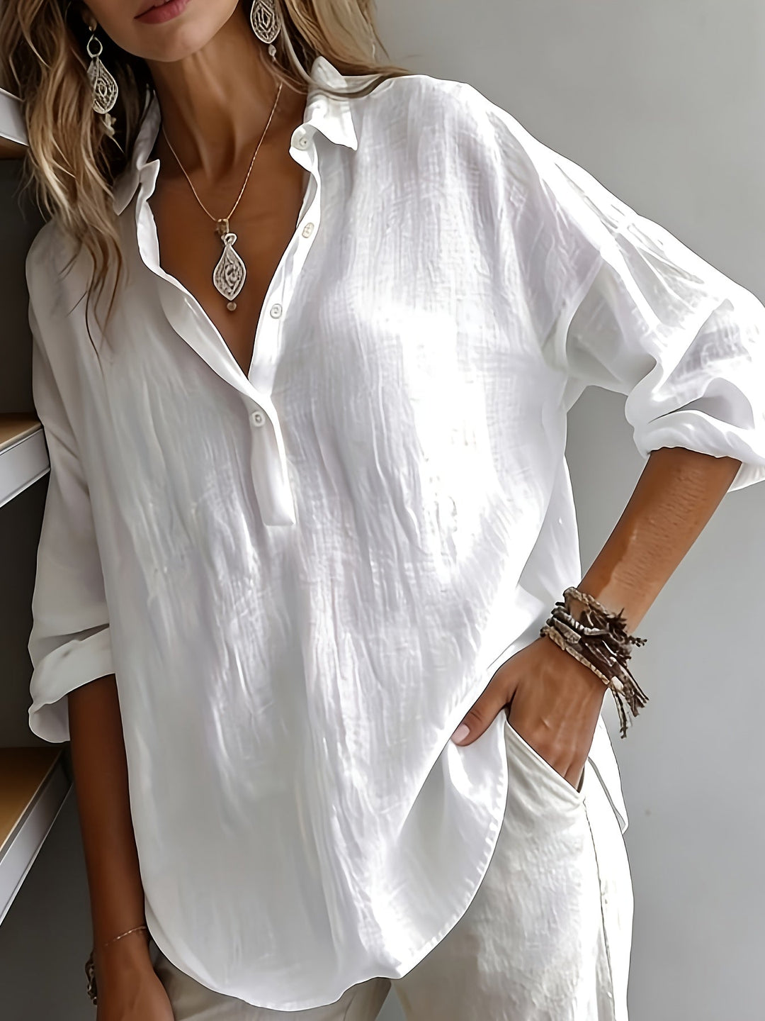 Freya | Avslappnad Blus med Krage