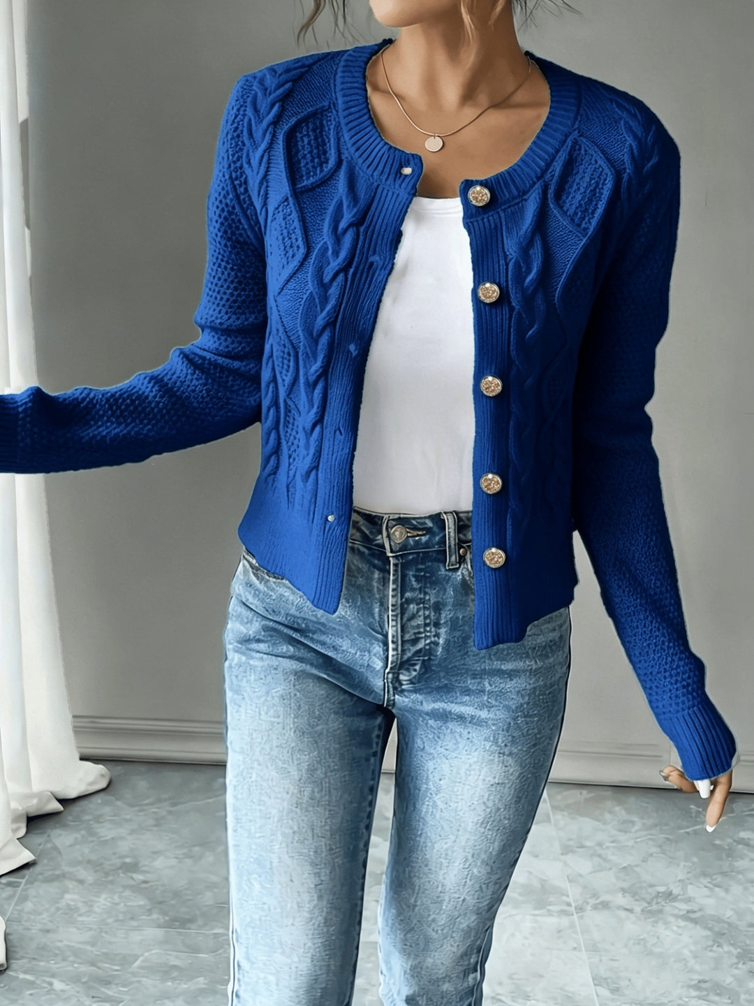 Eleanora | Kabelstickad Knäpp-Front Cardigan
