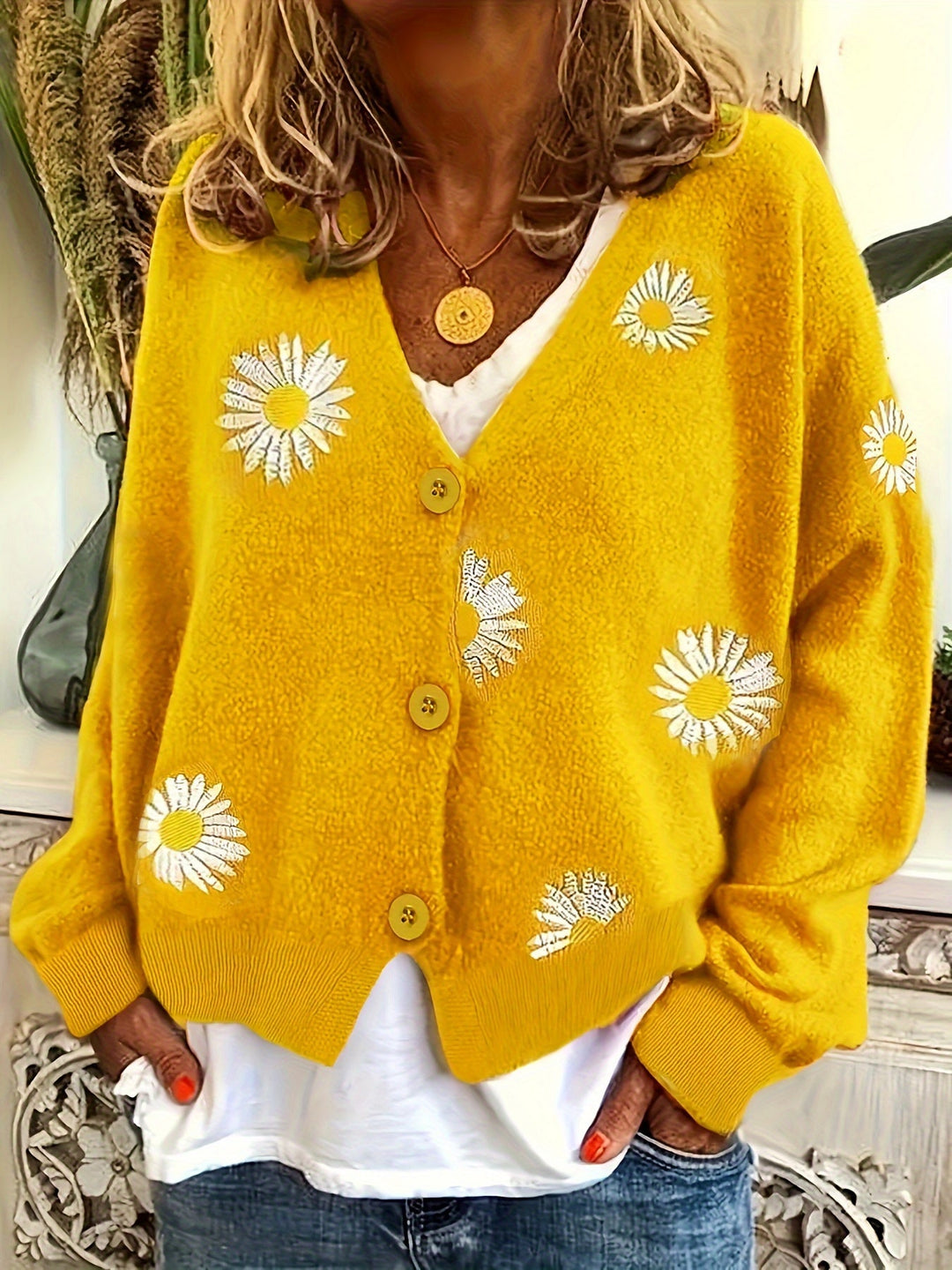 Maribel | Blommig Broderad Knapp-Front Cardigan