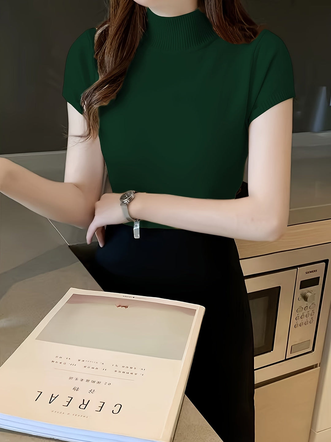 Della | Finstilt Mock-Neck Top