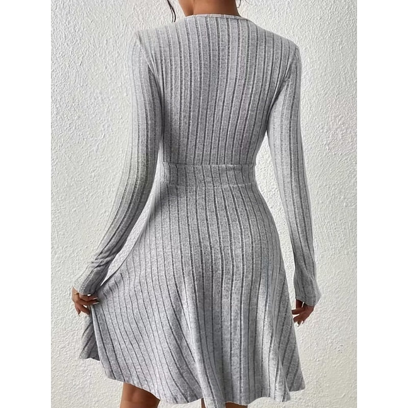 Yvonne | Wrap-Neck A-Line Klänning