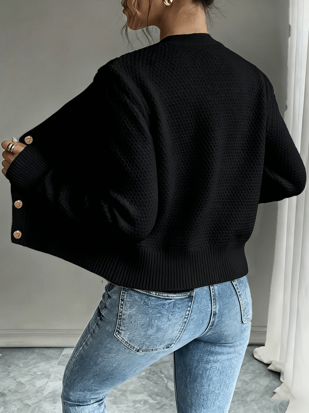 Eleanora | Kabelstickad Knäpp-Front Cardigan