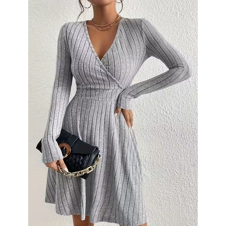 Yvonne | Wrap-Neck A-Line Klänning