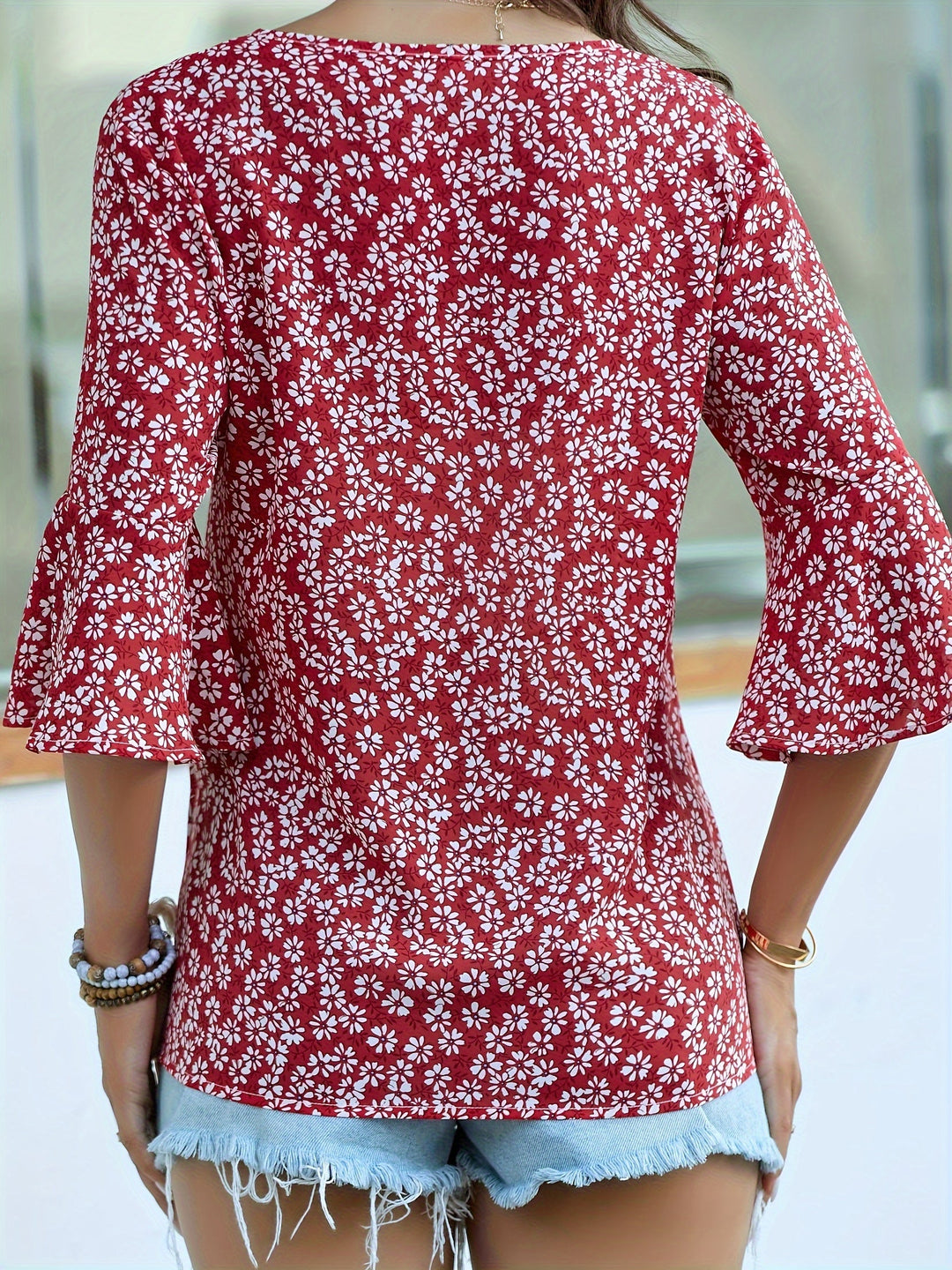 Lorraine | Blus med Blommig Volangärm