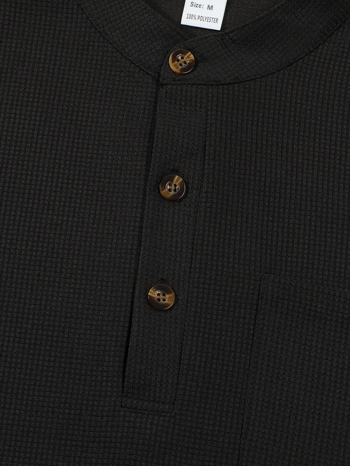 Jonathan | Texturerad långärmad Henley-skjorta