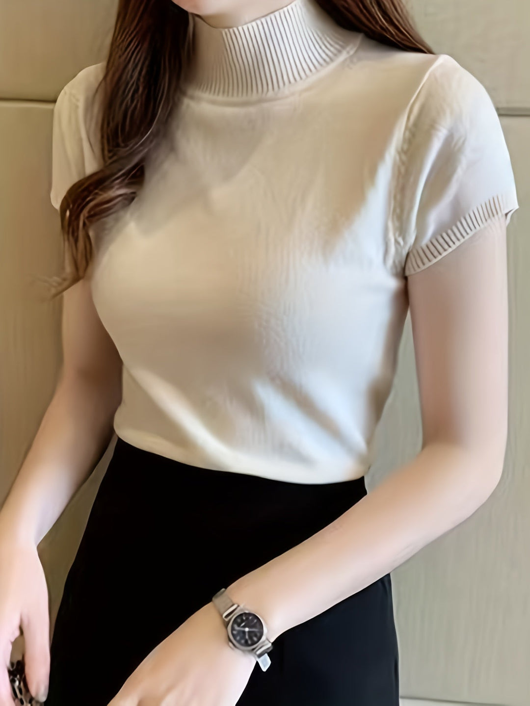 Della | Finstilt Mock-Neck Top