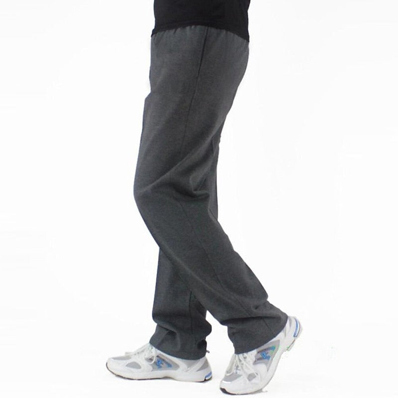 Russell | Avslappnade rakbenade joggers