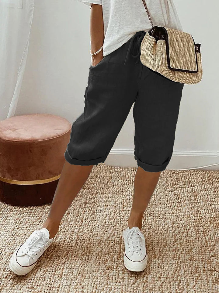 Elise | Avslappnade knälånga shorts