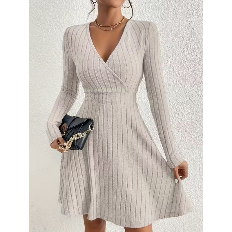 Yvonne | Wrap-Neck A-Line Klänning